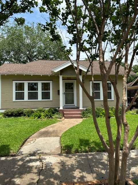 Front Yard - 1023 W Gardner St House