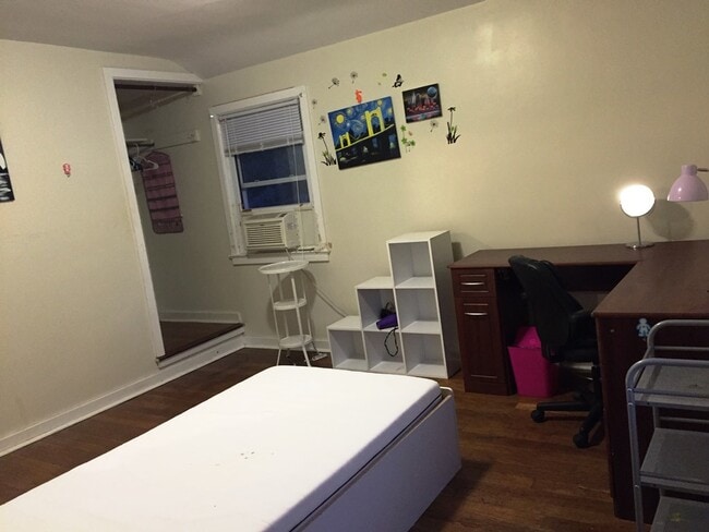Available room: large