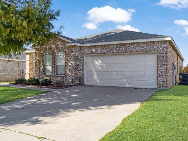 Photo - 548 Linacre Dr