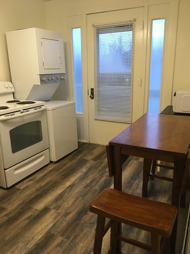 Photo - 221 Locust St Unit B