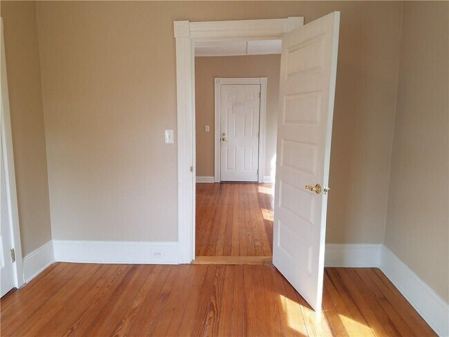 3 Bay View Avenue, 5