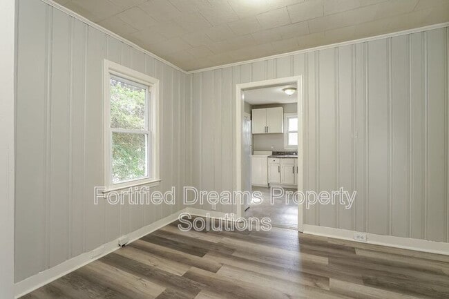 Photo - 2010 Temple St