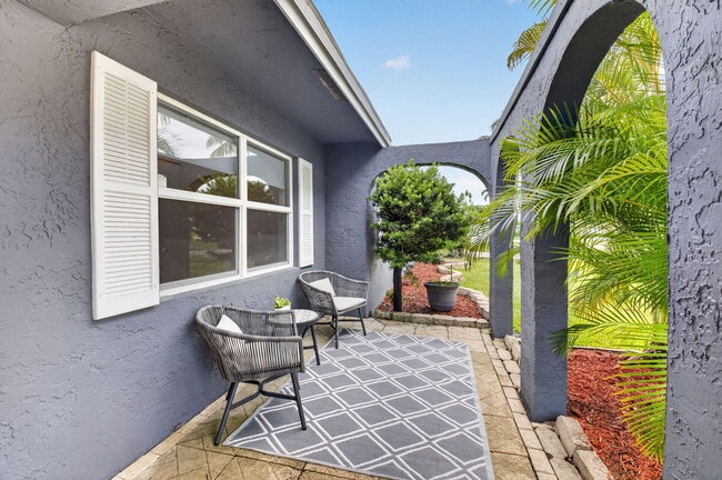 Photo - 4599 Betelnut St