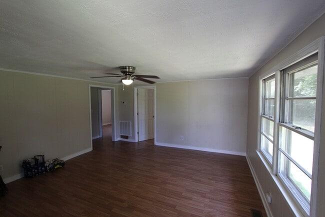 Photo - 3915 Foster Dr