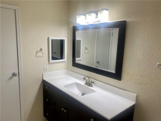 Photo - 777 Riverside Dr Unidad 1512
