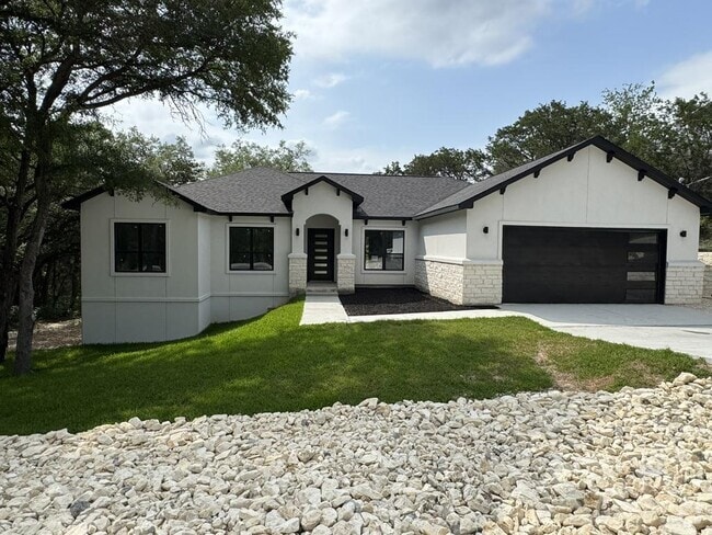 Building Photo - 5206 Country Club Dr Rental