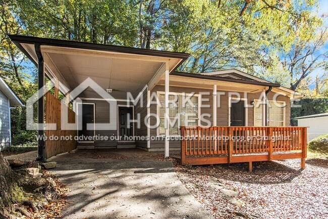 Photo - 2006 Akron Dr SE