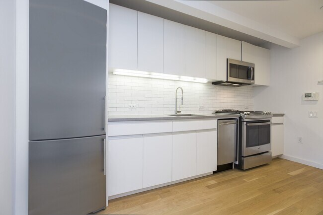 Photo - 331 E Houston St Unidad 2E