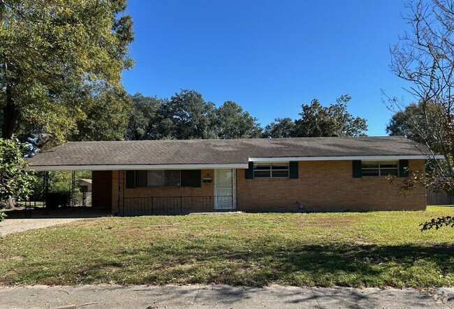 Building Photo - Cedarcrest Subdivision Beauty Rental