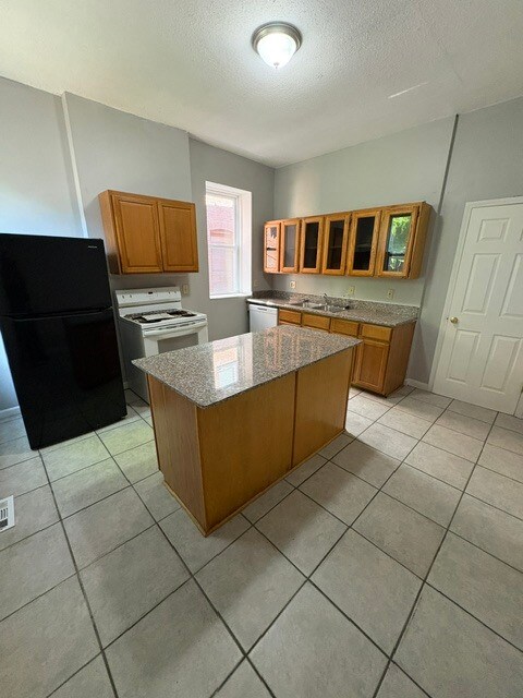 Photo - 2738 Osage St