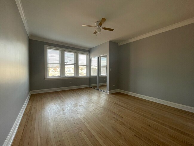 Photo - 4247 W Division St