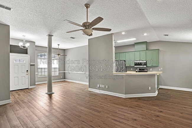 Photo - 1819 Branch Vine Dr W