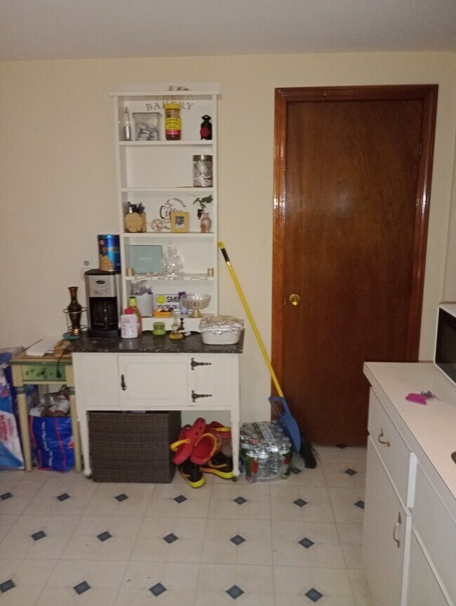 KITCHEN - 28 Warren St Unit 1