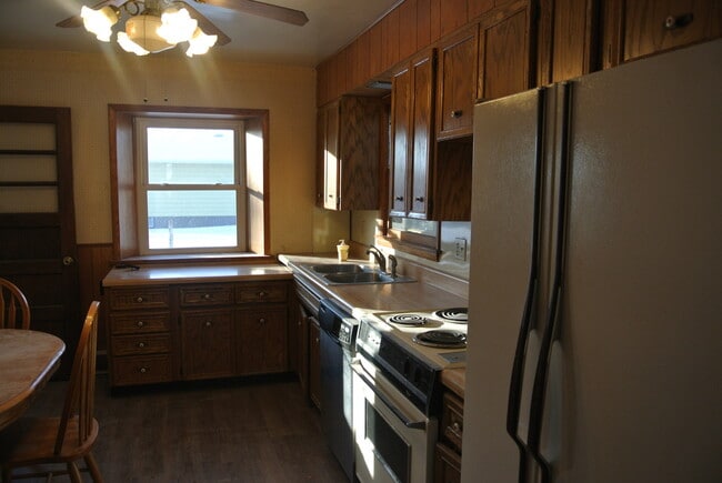 Photo - 4 Bedroom House!