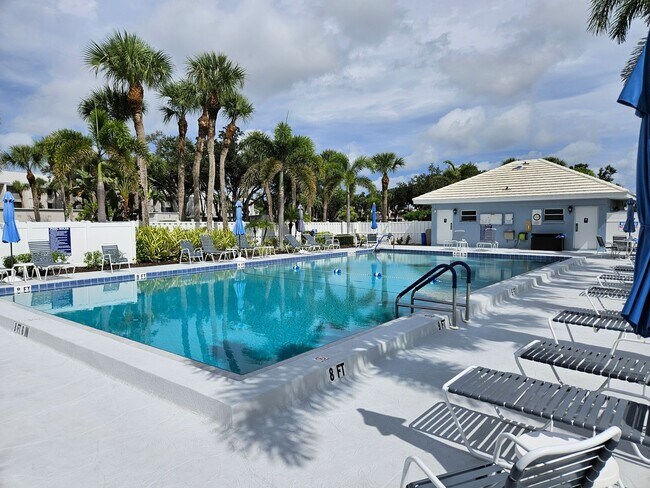 Photo - Gorgeous Seasonal Short-Term 2 Bedroom 2 Bathroom 2nd Floor Condo with Golf Transfer at Farmingto... Unit 424 Bld 22