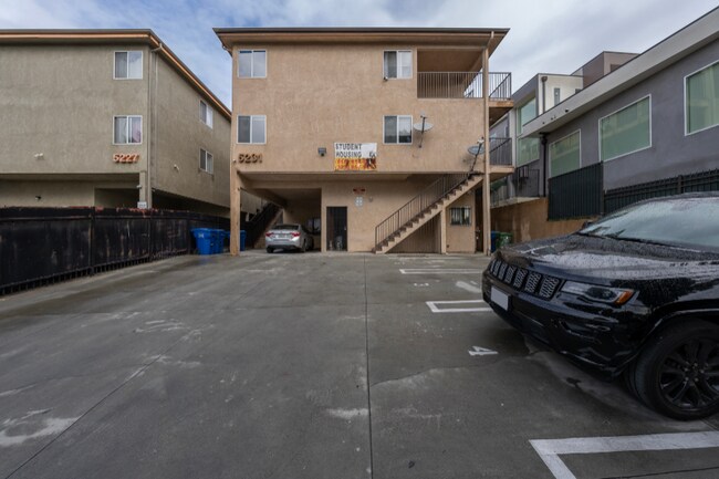 Photo - 5231 Huntington Dr Apartment Unit 4