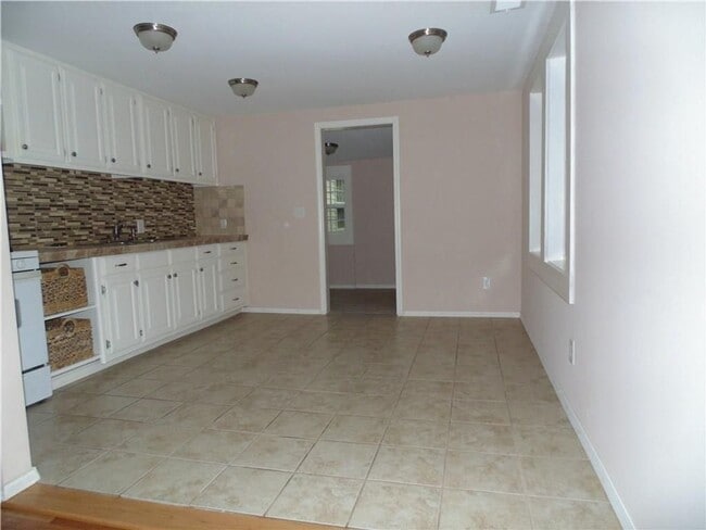 Photo - Available May 1st! 3-Bedroom, 2-Bathroom Home in downtown Springdale!