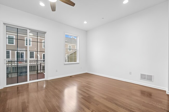 Photo - 205 Roosevelt Dr Unidad 205