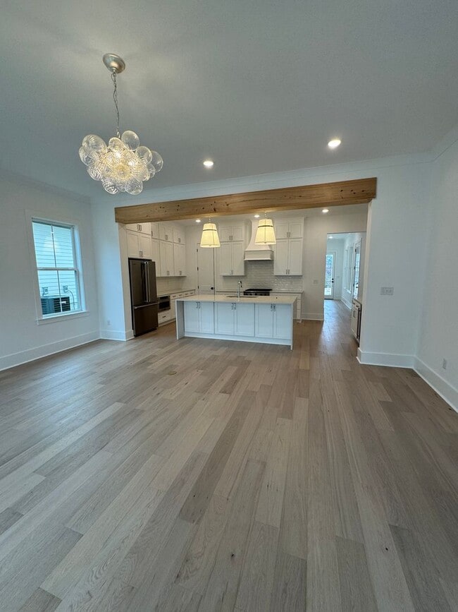 Photo - Belmont 1217