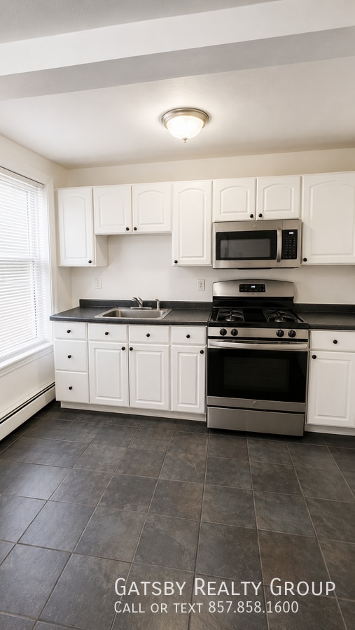 Building Photo - 73 Division St Unit 2R