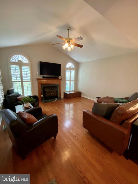 Photo - 2 Eastbrook Ct