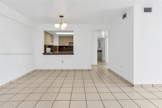 Photo - 3945 SW 89th Ave Unidad 201