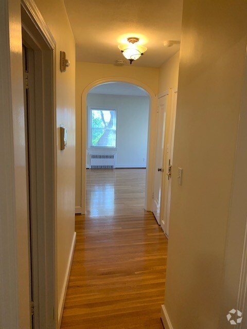 Building Photo - 2 Arnold Way Unit 2 Arnold Way Rental