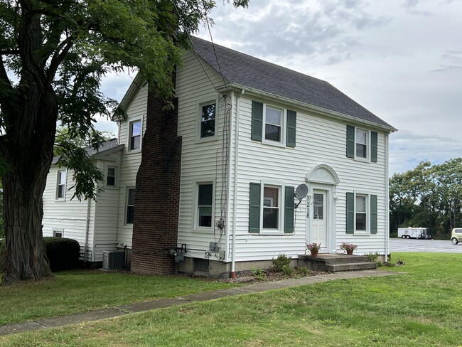 Building Photo - 218 Niles Cortland Rd SE