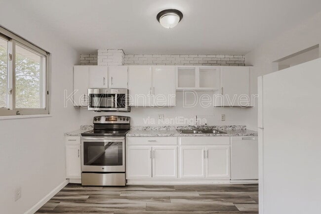Photo - 949 Olathe St