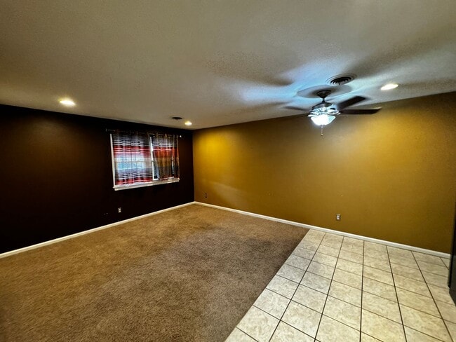 Building Photo - Beach Living 1 bedroom Condo
