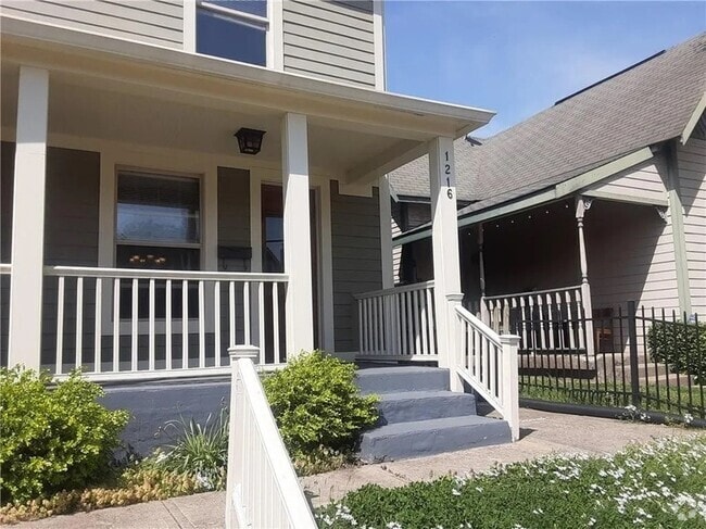 Building Photo - 1216 E Vermont St Rental