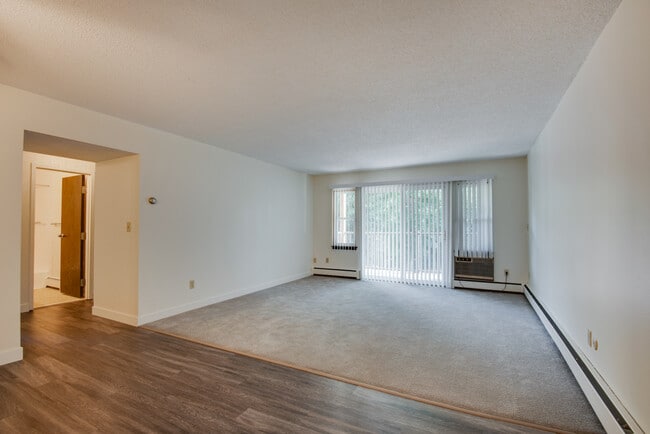 Photo - Silas Pointe Apartments