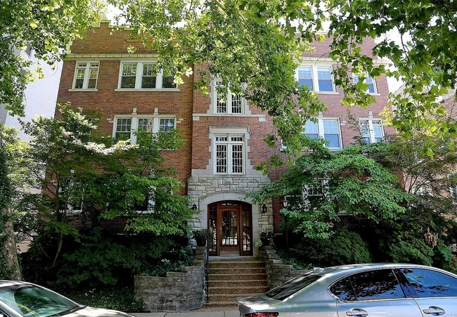 Building Photo - 6218 Southwood Ave Unit 3W Rental