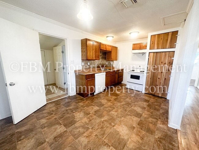 200 Dunlap St