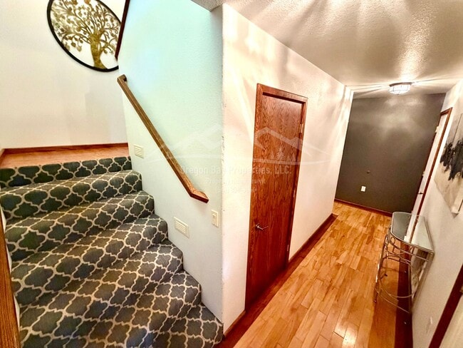 Photo - 70051 Stage Rd