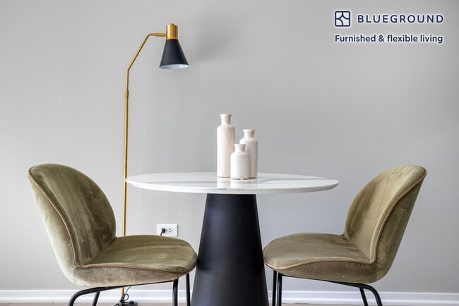 Photo - 200 E Illinois St Unidad FL17-ID997