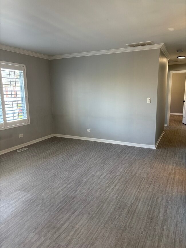 Photo - 268 Windsor Ct Unit D
