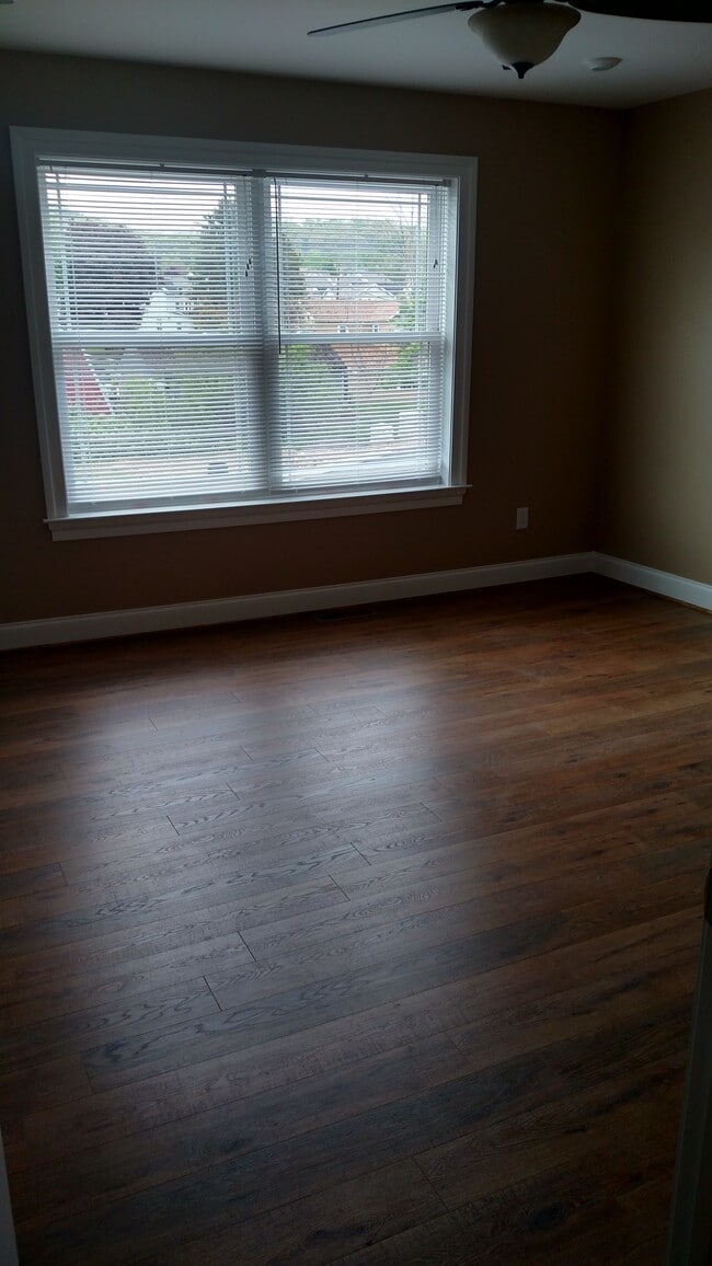 Photo - 104 Hollow Dr