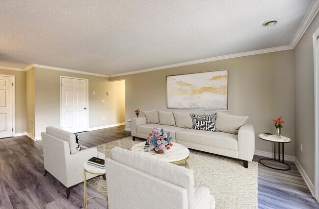 Living Area - 600 Proudfoot Lane