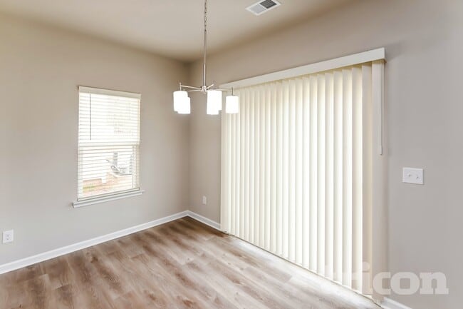 Photo - 205 Spring Knoll Dr