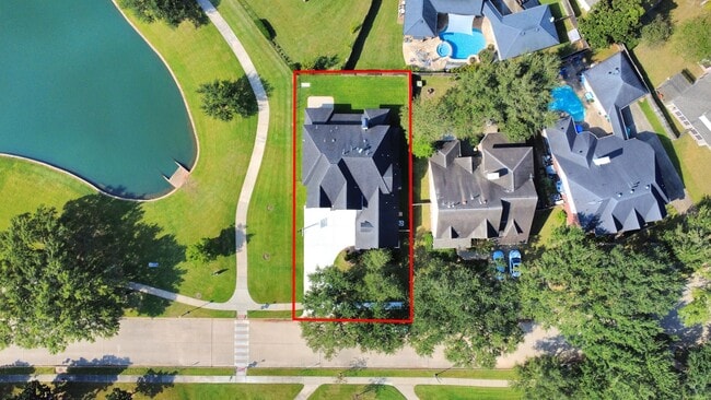 Building Photo - 5410 Deerbourne Chase Dr
