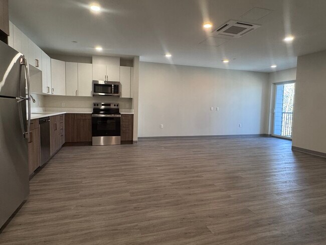 Photo - 356 Cummins Hwy