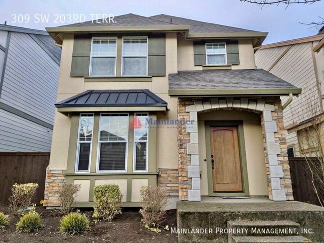 Building Photo - Modern 4-Bedroom Gem | Maintenance-Free Living & Private Side Yard!