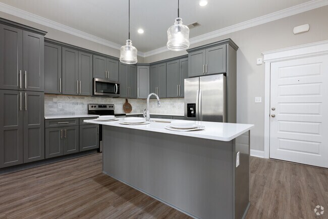 3BR, 2BA, 1,207SF - Kitchen