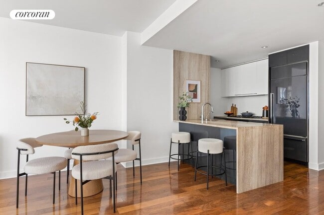 Photo - 2 Northside Piers