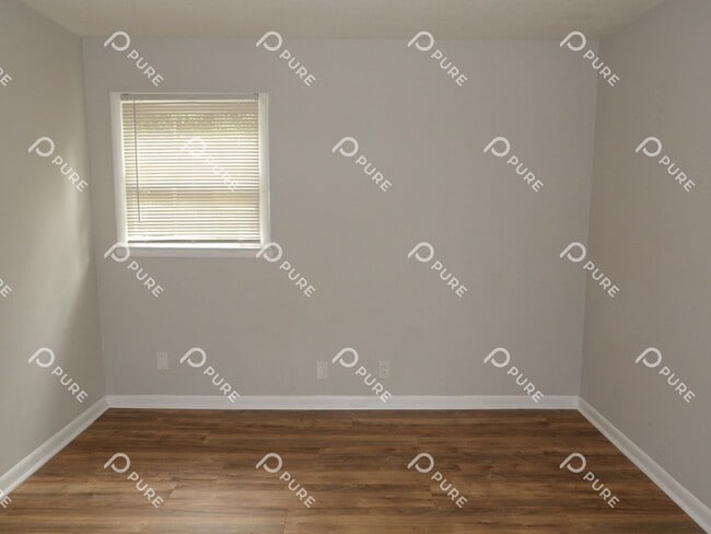 Photo - 3021 Deerfield!!
