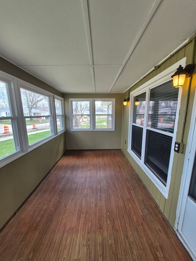 Photo - Charming 3 Bedroom, 2 Bath Home with Fenced Yard & Garage!