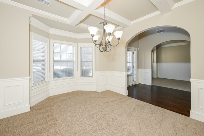 Photo - 9200 Bandywood Way SW