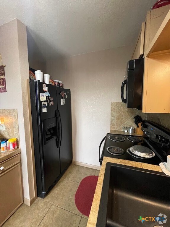 Building Photo - 261 Hidden Dr Unit B Rental