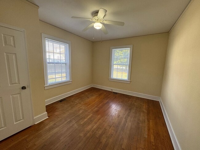 Photo - Cute Cape Cod